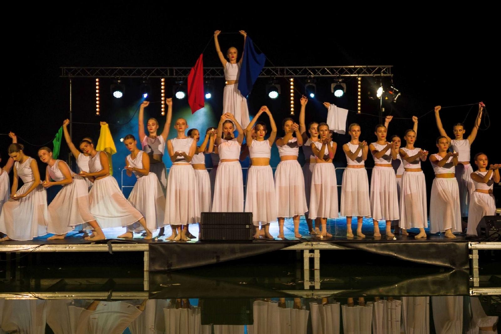 Zdjęcie w galerii na portalu naszraciborz.pl: Ach co to był za wieczór! Widowisko na wodzie na bis [FOTO] wiadomości z regionu