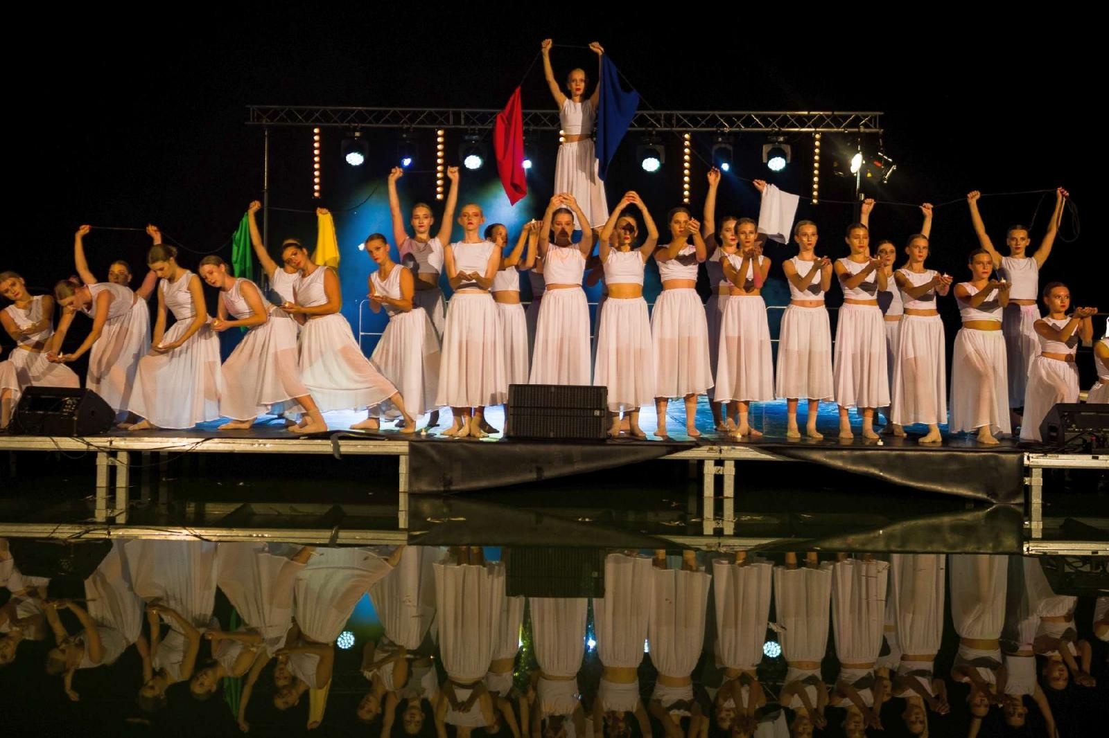 Zdjęcie w galerii na portalu naszraciborz.pl: Ach co to był za wieczór! Widowisko na wodzie na bis [FOTO] wiadomości z regionu