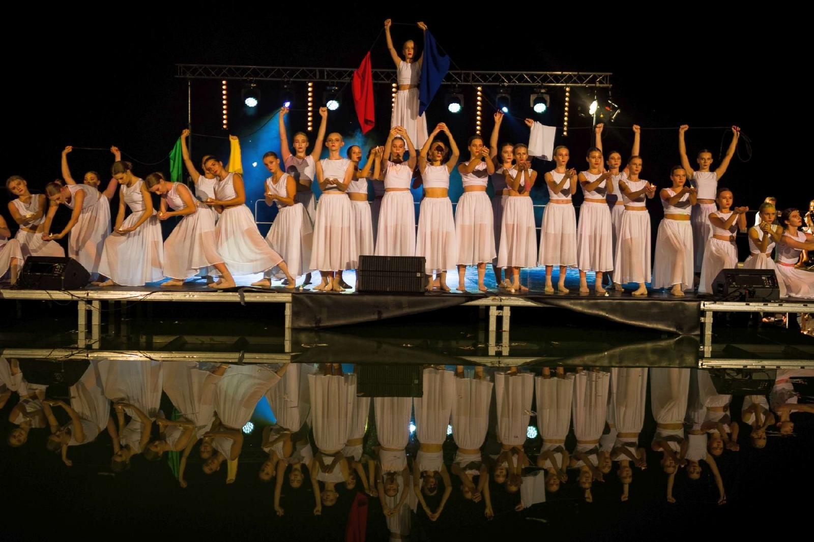 Zdjęcie w galerii na portalu naszraciborz.pl: Ach co to był za wieczór! Widowisko na wodzie na bis [FOTO] wiadomości z regionu