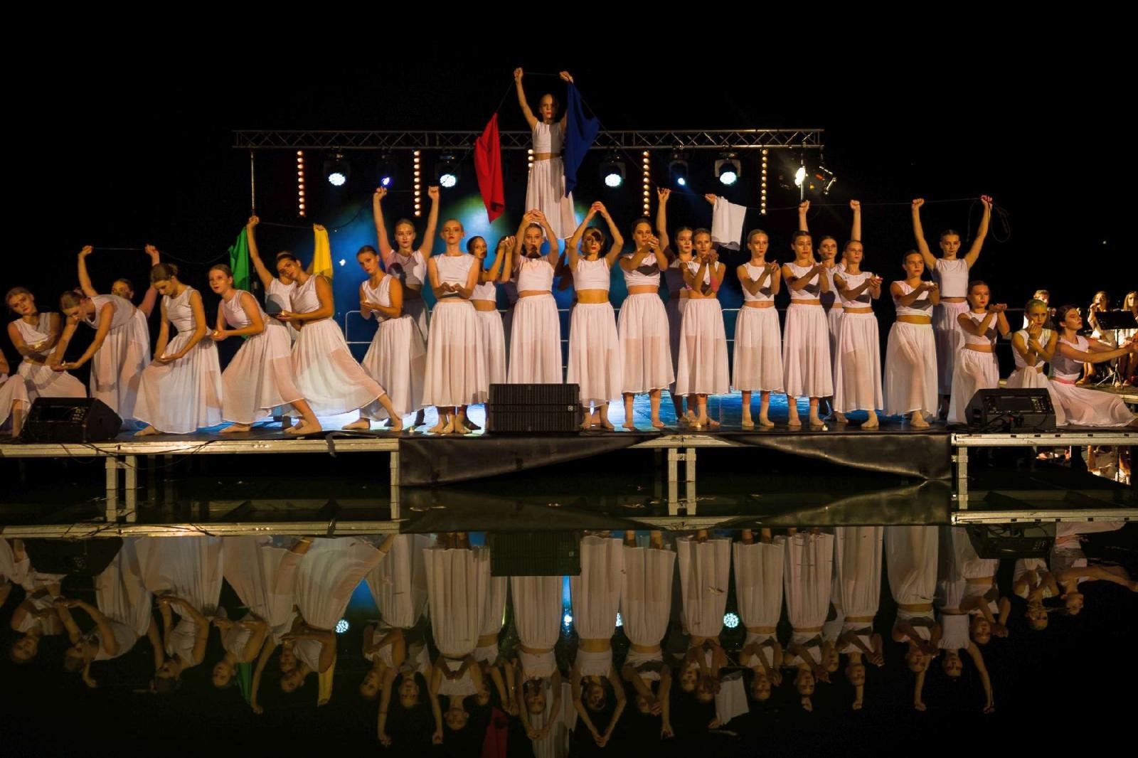 Zdjęcie w galerii na portalu naszraciborz.pl: Ach co to był za wieczór! Widowisko na wodzie na bis [FOTO] wiadomości z regionu