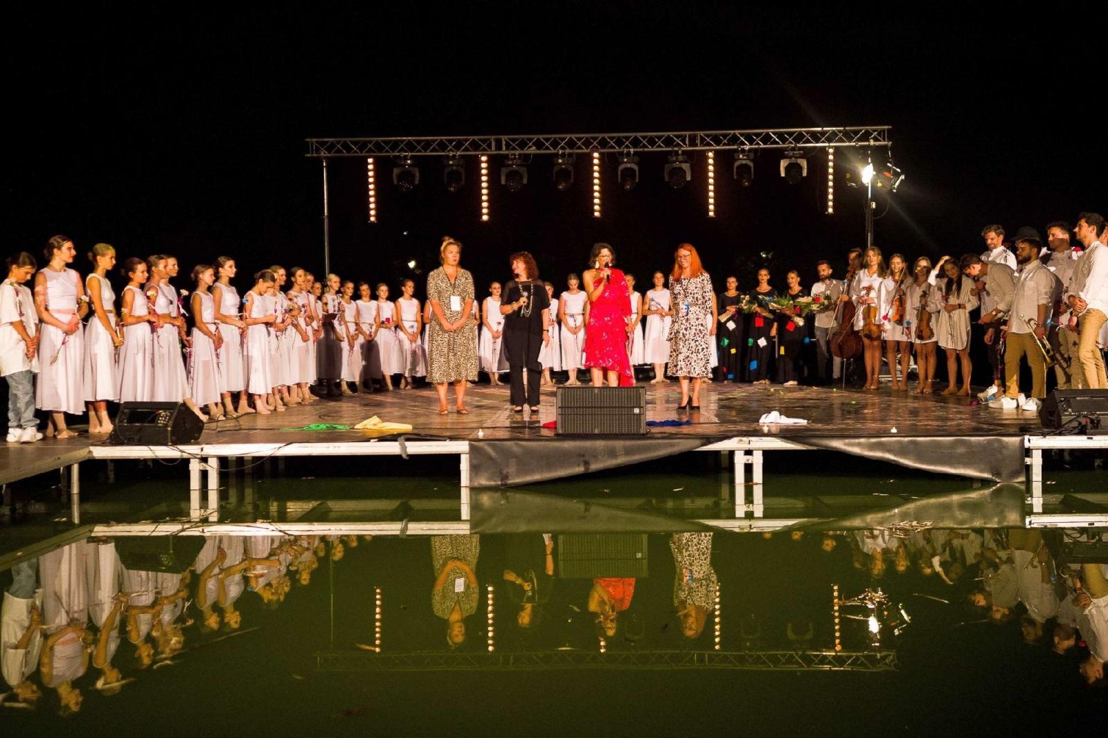 Zdjęcie w galerii na portalu naszraciborz.pl: Ach co to był za wieczór! Widowisko na wodzie na bis [FOTO] wiadomości z regionu