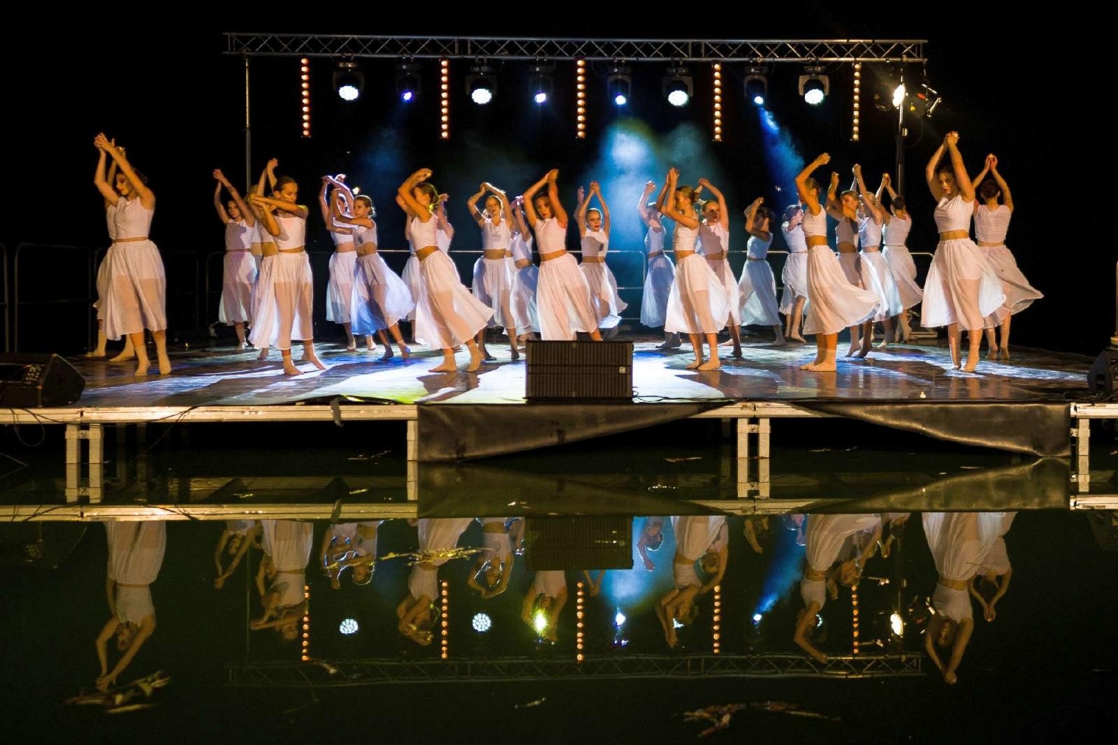 Zdjęcie w galerii na portalu naszraciborz.pl: Ach co to był za wieczór! Widowisko na wodzie na bis [FOTO] wiadomości z regionu