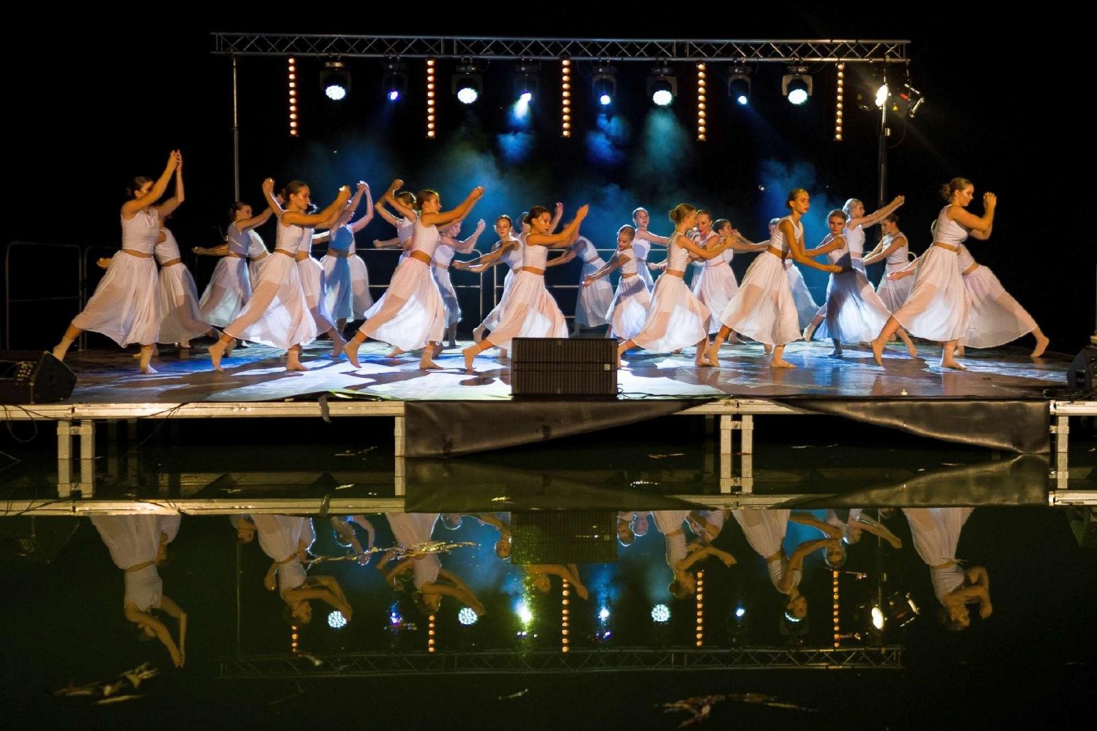 Zdjęcie w galerii na portalu naszraciborz.pl: Ach co to był za wieczór! Widowisko na wodzie na bis [FOTO] wiadomości z regionu