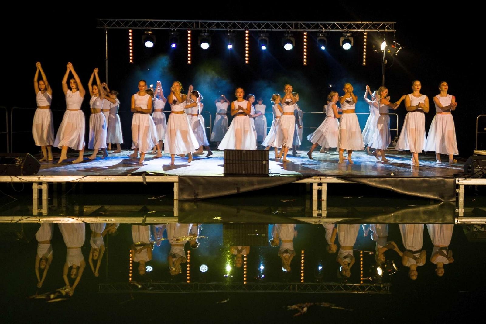 Zdjęcie w galerii na portalu naszraciborz.pl: Ach co to był za wieczór! Widowisko na wodzie na bis [FOTO] wiadomości z regionu