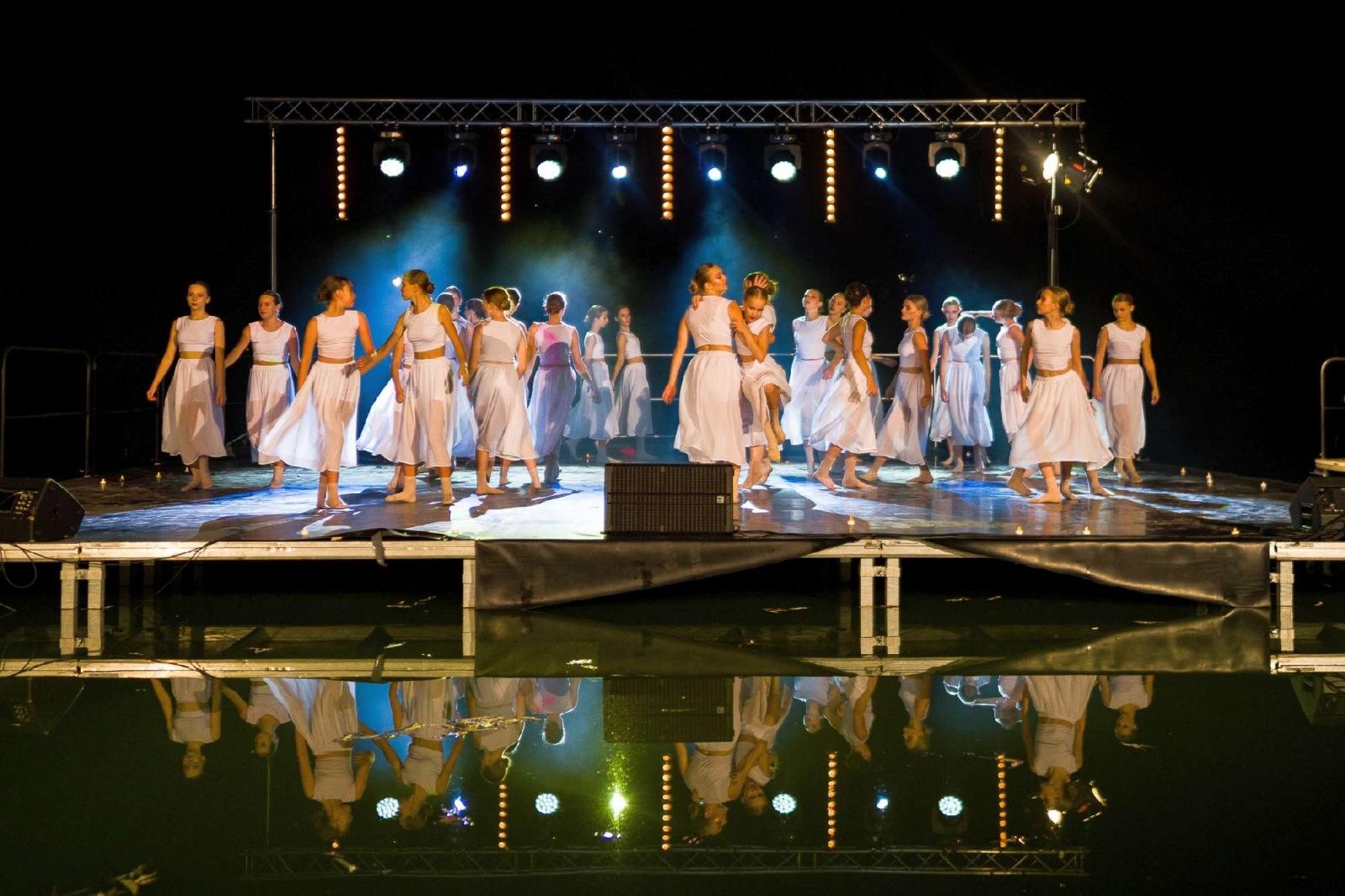 Zdjęcie w galerii na portalu naszraciborz.pl: Ach co to był za wieczór! Widowisko na wodzie na bis [FOTO] wiadomości z regionu