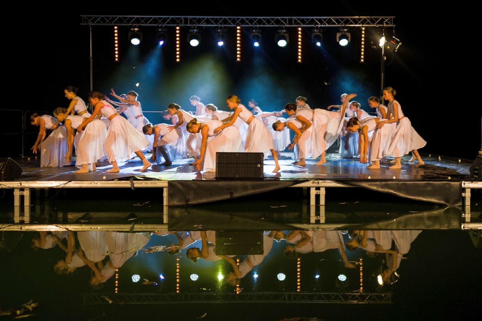 Zdjęcie w galerii na portalu naszraciborz.pl: Ach co to był za wieczór! Widowisko na wodzie na bis [FOTO] wiadomości z regionu