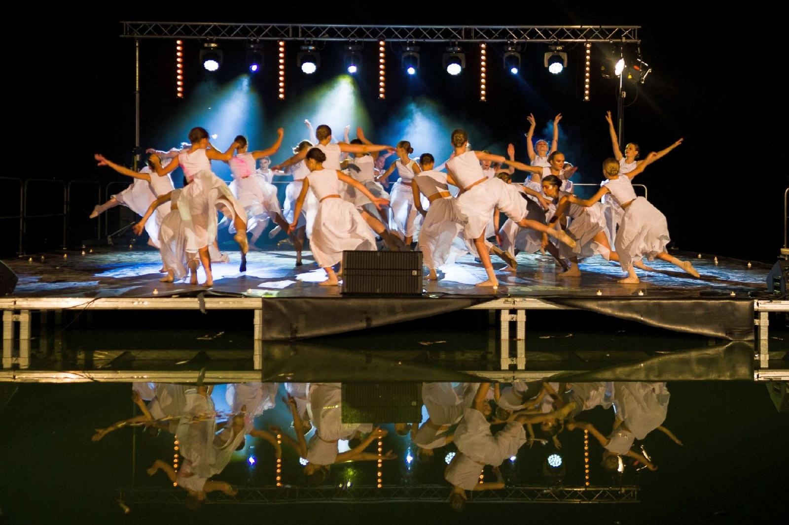Zdjęcie w galerii na portalu naszraciborz.pl: Ach co to był za wieczór! Widowisko na wodzie na bis [FOTO] wiadomości z regionu