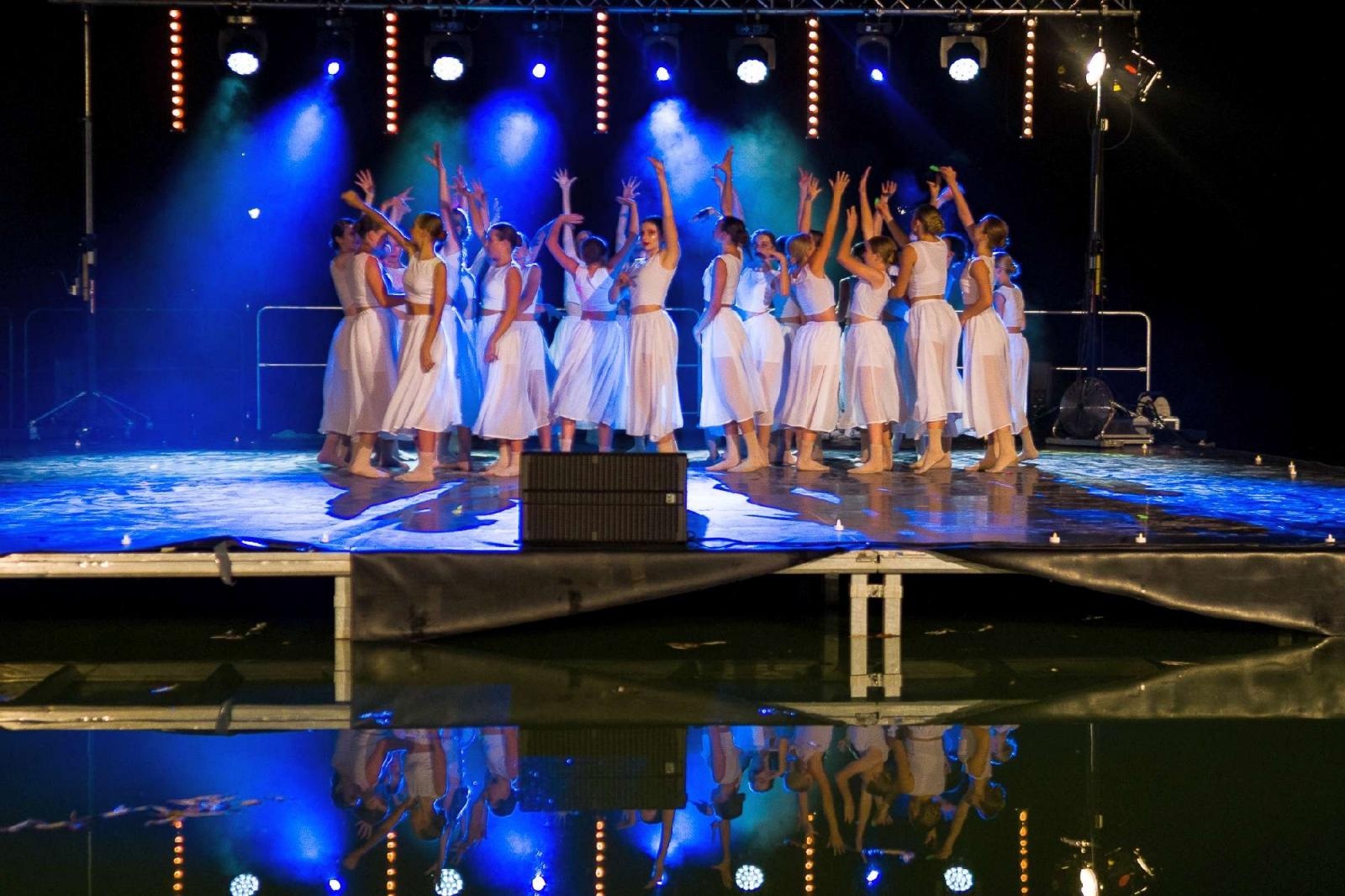 Zdjęcie w galerii na portalu naszraciborz.pl: Ach co to był za wieczór! Widowisko na wodzie na bis [FOTO] wiadomości z regionu