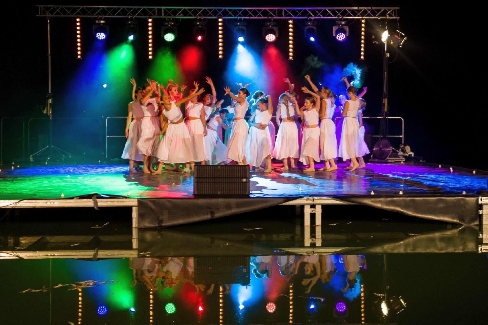 Zdjęcie w galerii na portalu naszraciborz.pl: Ach co to był za wieczór! Widowisko na wodzie na bis [FOTO] wiadomości z regionu