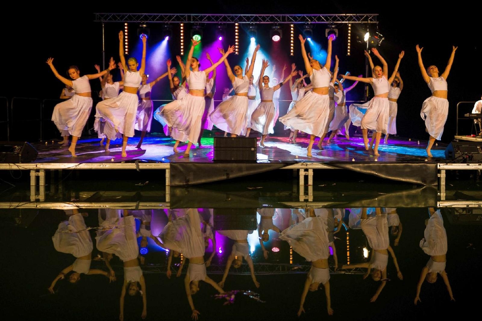 Zdjęcie w galerii na portalu naszraciborz.pl: Ach co to był za wieczór! Widowisko na wodzie na bis [FOTO] wiadomości z regionu