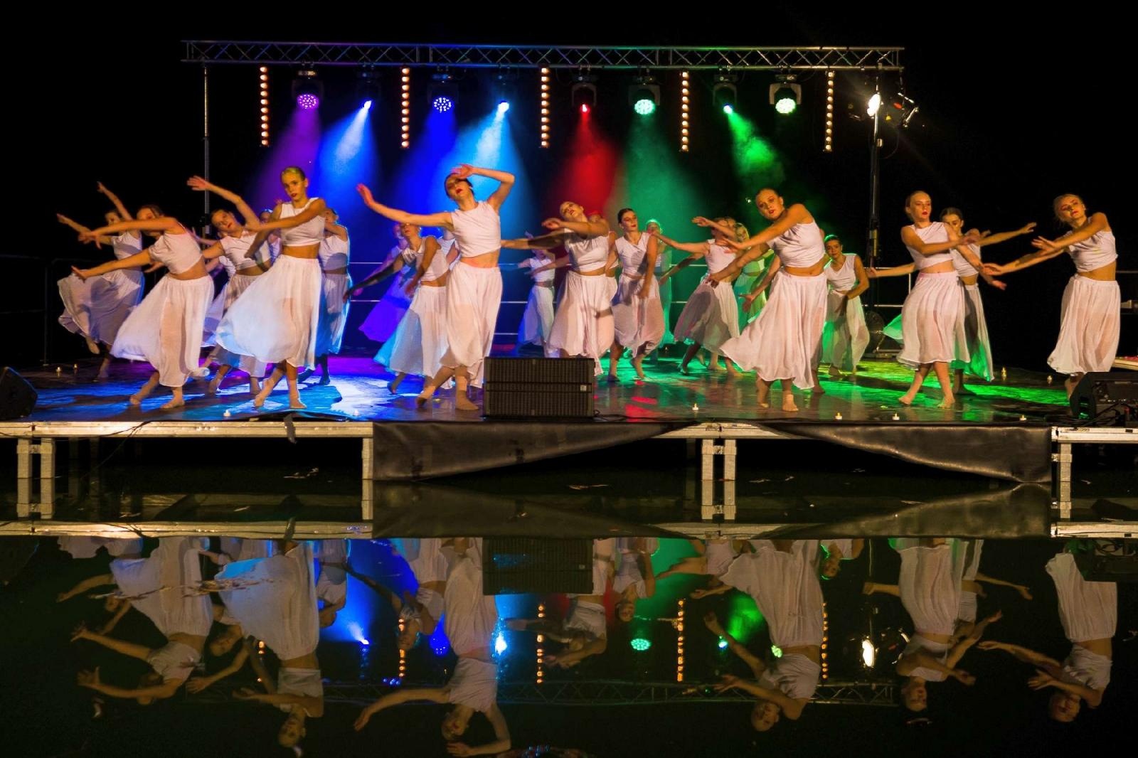 Zdjęcie w galerii na portalu naszraciborz.pl: Ach co to był za wieczór! Widowisko na wodzie na bis [FOTO] wiadomości z regionu