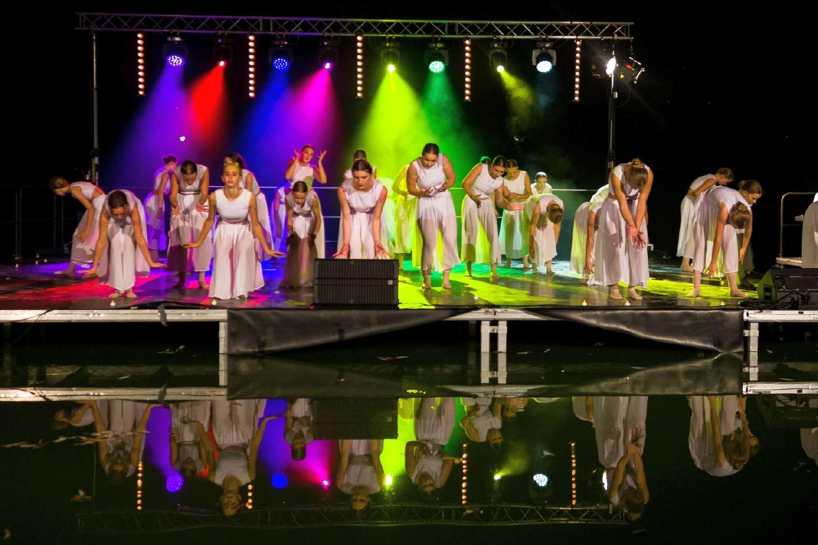 Zdjęcie w galerii na portalu naszraciborz.pl: Ach co to był za wieczór! Widowisko na wodzie na bis [FOTO] wiadomości z regionu