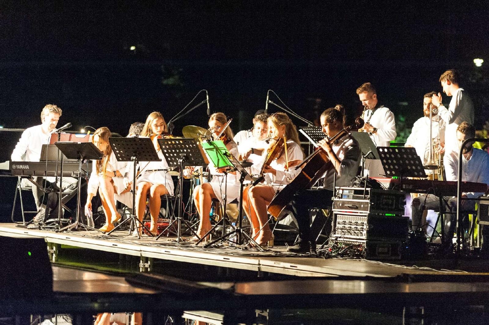 Zdjęcie w galerii na portalu naszraciborz.pl: Ach co to był za wieczór! Widowisko na wodzie na bis [FOTO] wiadomości z regionu