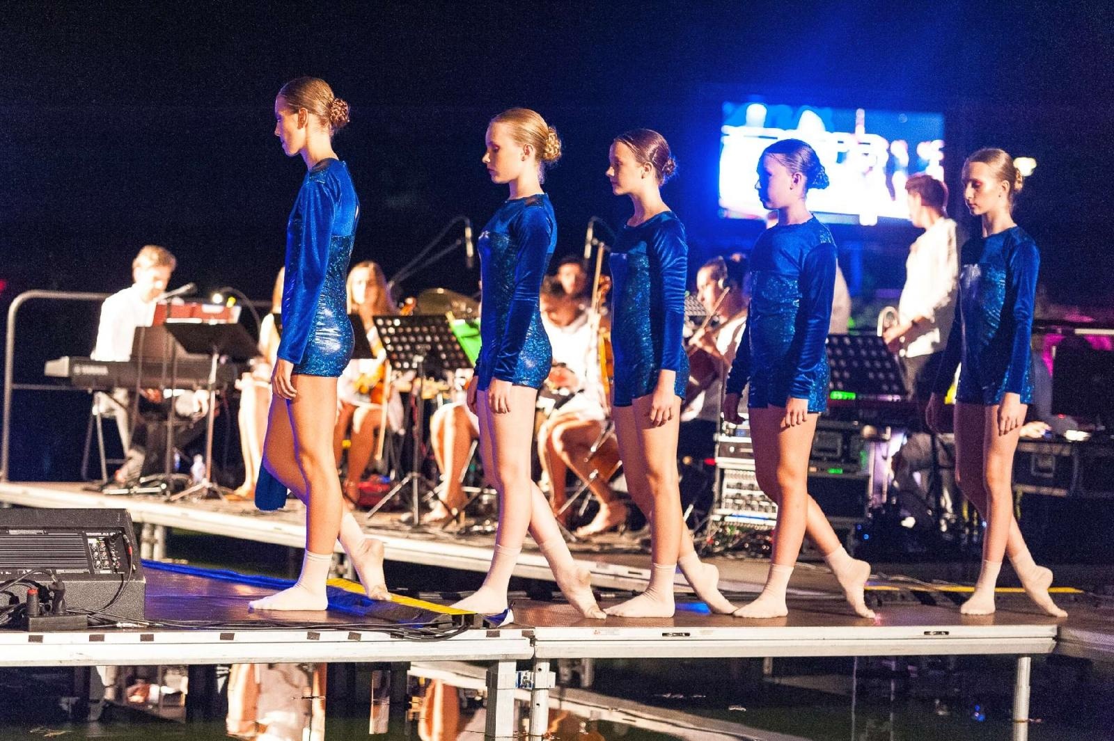 Zdjęcie w galerii na portalu naszraciborz.pl: Ach co to był za wieczór! Widowisko na wodzie na bis [FOTO] wiadomości z regionu