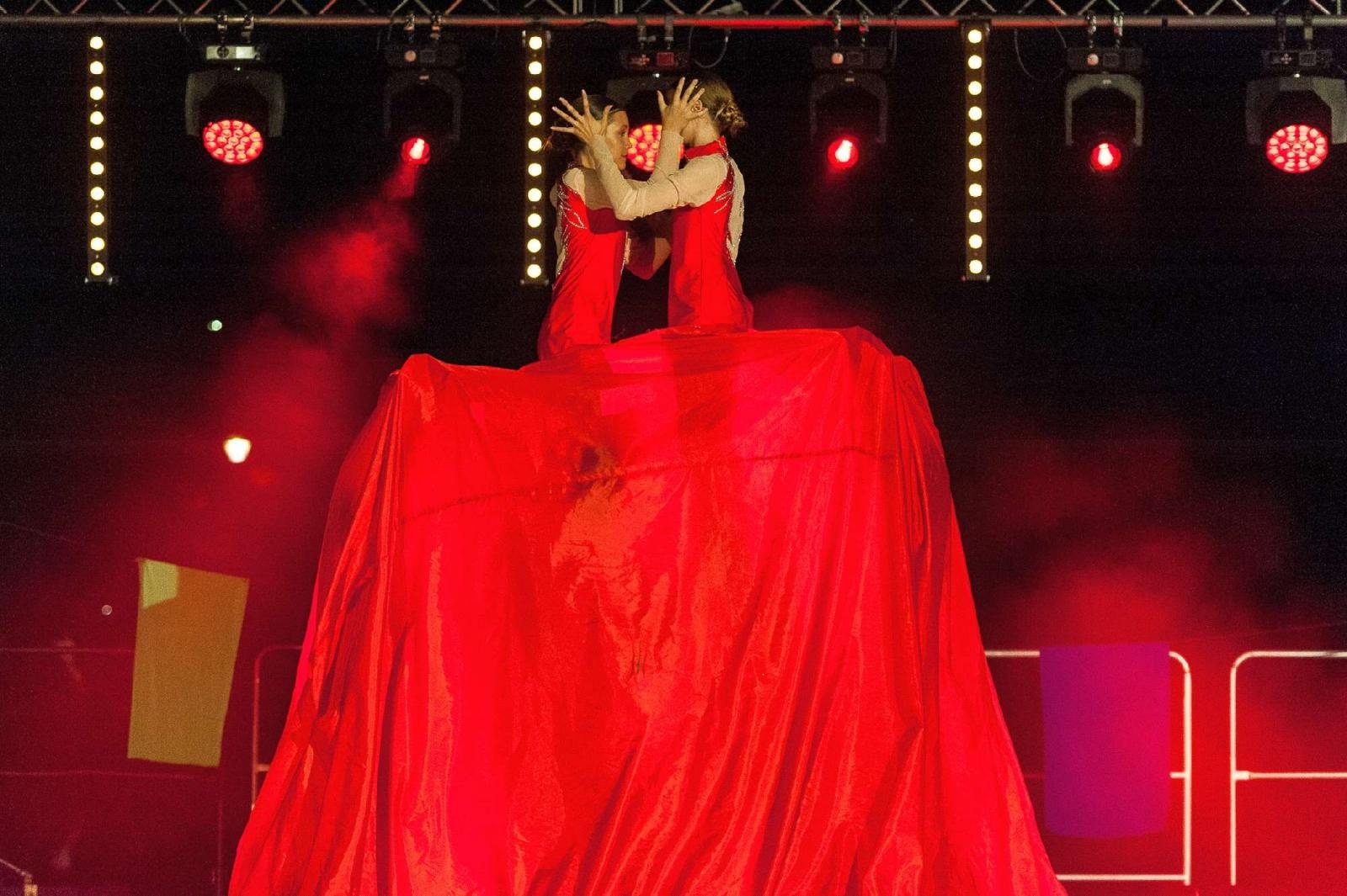 Zdjęcie w galerii na portalu naszraciborz.pl: Ach co to był za wieczór! Widowisko na wodzie na bis [FOTO] wiadomości z regionu