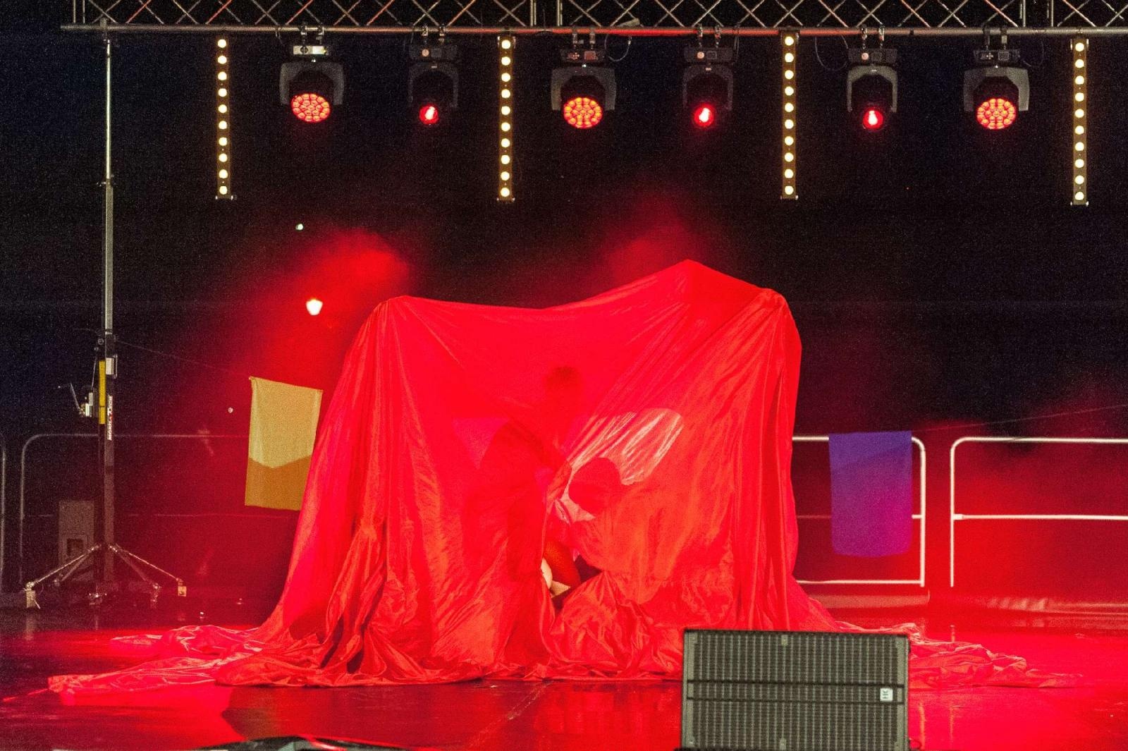 Zdjęcie w galerii na portalu naszraciborz.pl: Ach co to był za wieczór! Widowisko na wodzie na bis [FOTO] wiadomości z regionu