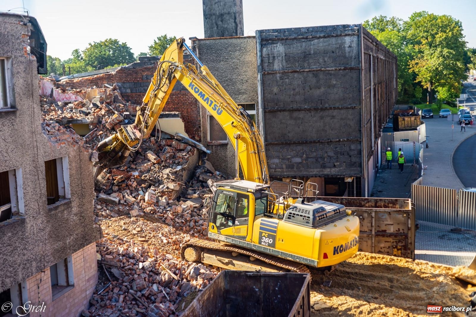 Zdjęcie w galerii na portalu naszraciborz.pl: Rozpoczęła się rozbiórka starego dworca PKP w Raciborzu [FOTO i WIDEO] wiadomości z regionu