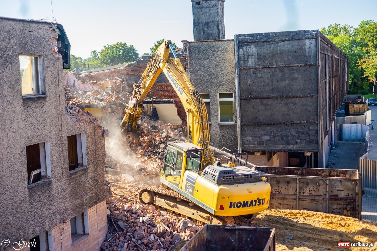 Zdjęcie w galerii na portalu naszraciborz.pl: Rozpoczęła się rozbiórka starego dworca PKP w Raciborzu [FOTO i WIDEO] wiadomości z regionu