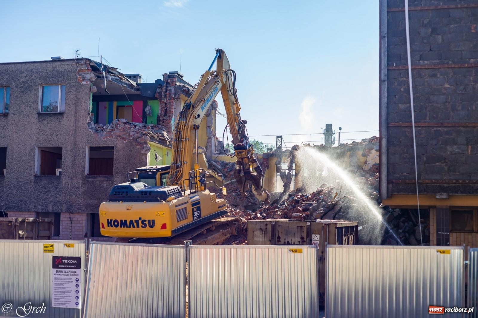 Zdjęcie w galerii na portalu naszraciborz.pl: Rozpoczęła się rozbiórka starego dworca PKP w Raciborzu [FOTO i WIDEO] wiadomości z regionu