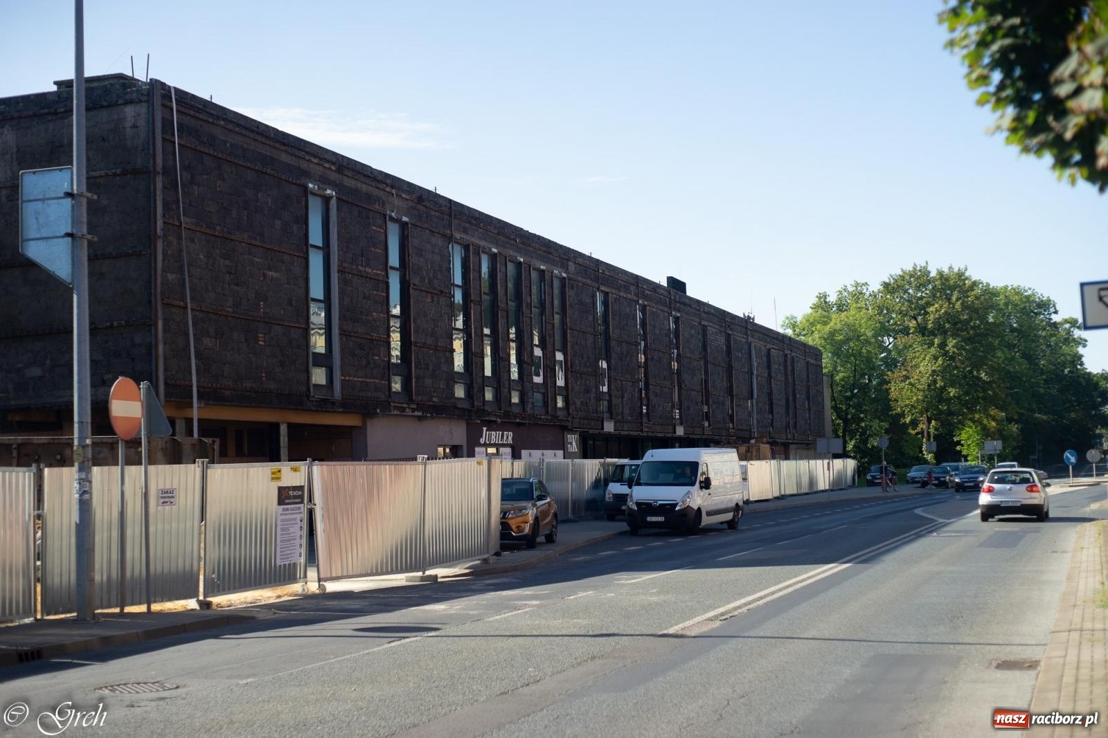 Zdjęcie w galerii na portalu naszraciborz.pl: Rozpoczęła się rozbiórka starego dworca PKP w Raciborzu [FOTO i WIDEO] wiadomości z regionu