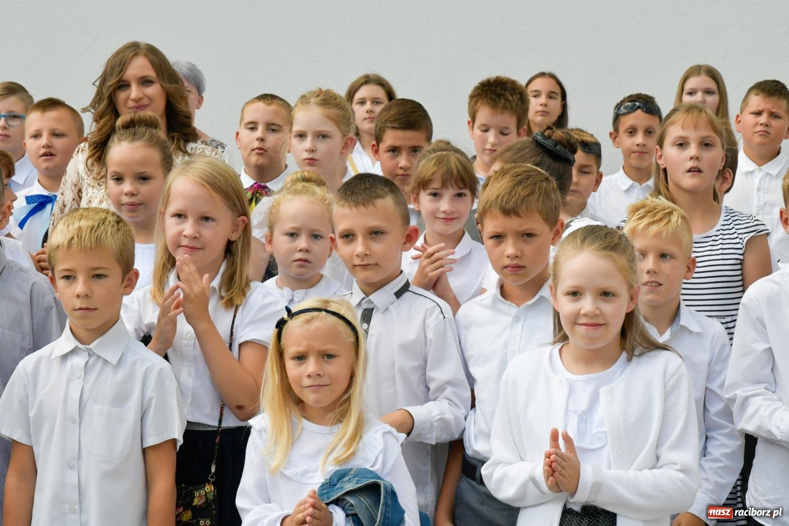 Zdjęcie w galerii na portalu naszraciborz.pl: W Rzuchowie otwarto nowy budynek szkolno-przedszkolny [FOTO i WIDEO] wiadomości z regionu