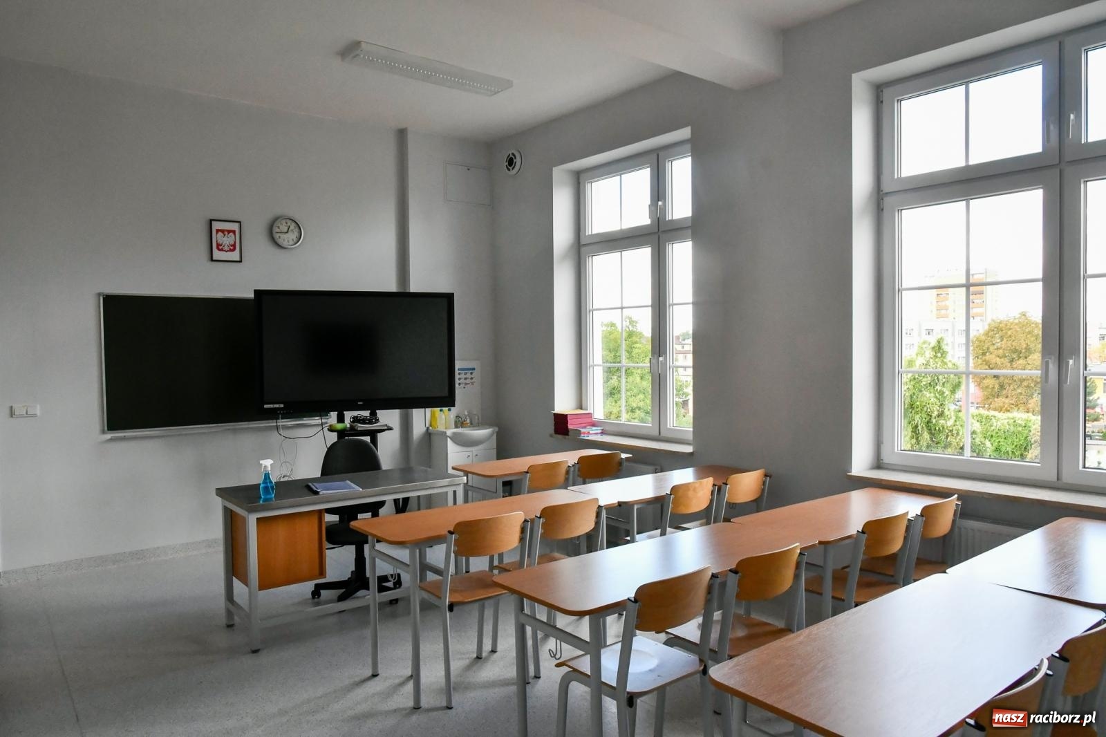 Zdjęcie w galerii na portalu naszraciborz.pl: Diecezjalne LO w Raciborzu wróciło do swojego budynku [FOTO i WIDEO] wiadomości z regionu