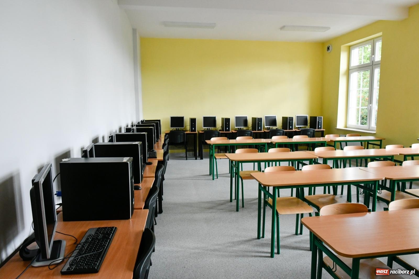 Zdjęcie w galerii na portalu naszraciborz.pl: Diecezjalne LO w Raciborzu wróciło do swojego budynku [FOTO i WIDEO] wiadomości z regionu