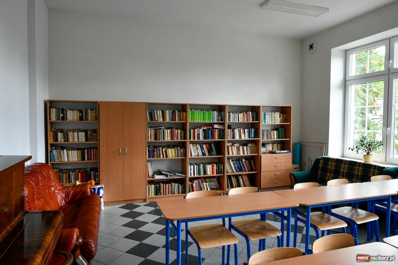 Zdjęcie w galerii na portalu naszraciborz.pl: Diecezjalne LO w Raciborzu wróciło do swojego budynku [FOTO i WIDEO] wiadomości z regionu
