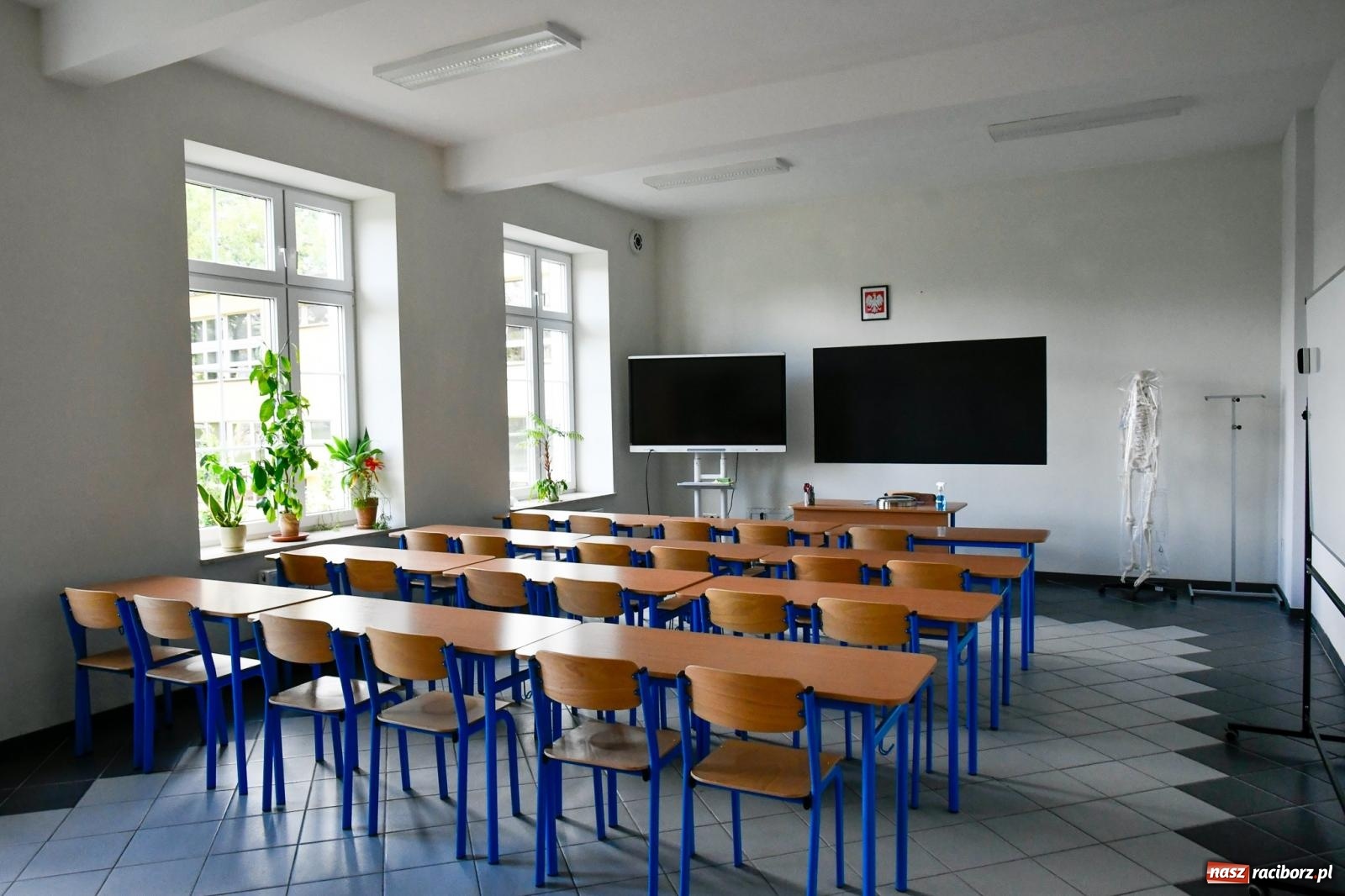 Zdjęcie w galerii na portalu naszraciborz.pl: Diecezjalne LO w Raciborzu wróciło do swojego budynku [FOTO i WIDEO] wiadomości z regionu
