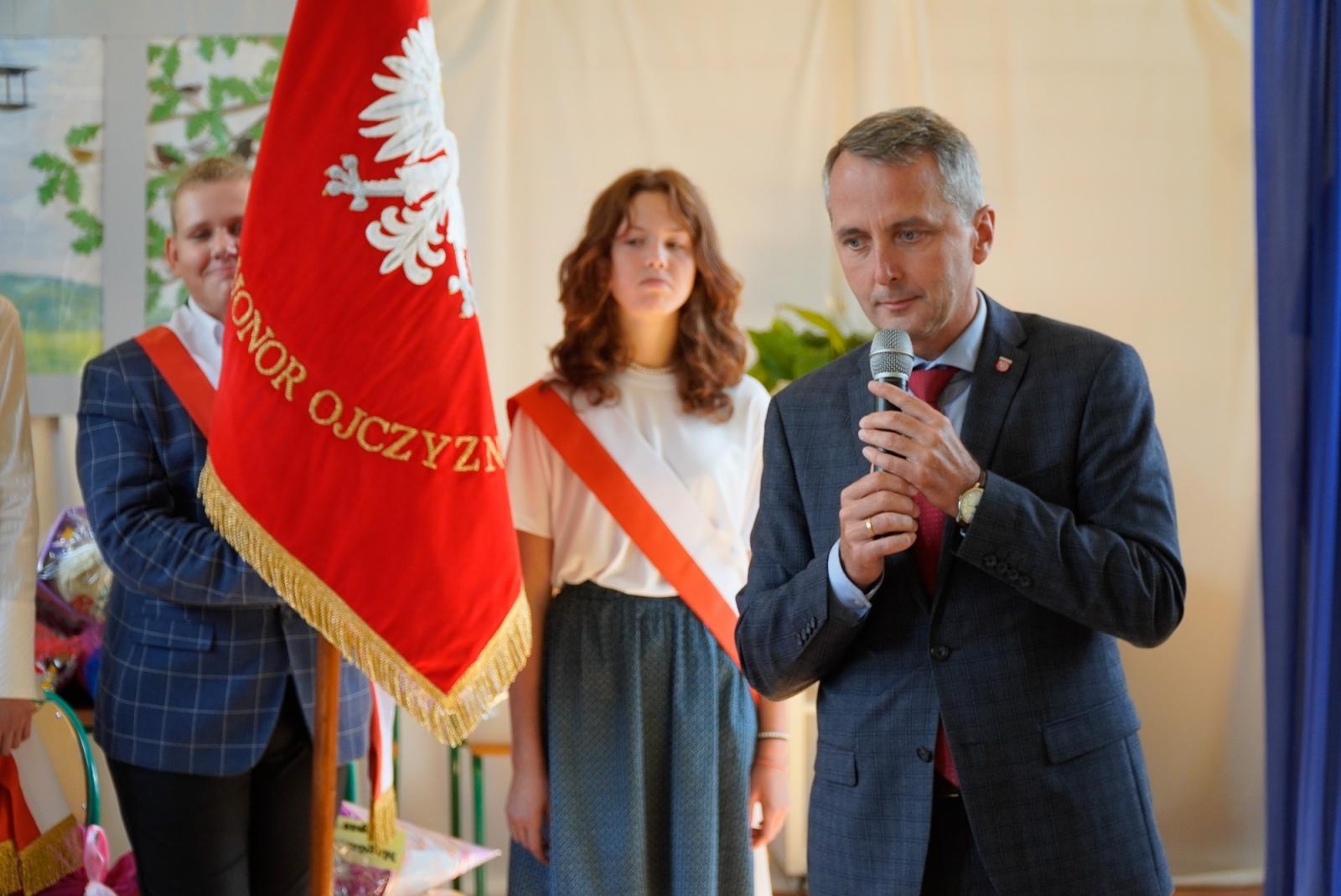 Zdjęcie w galerii na portalu naszraciborz.pl: Wakacji nadszedł kres. Na Płoni przywitano nowy rok szkolny [FOTO i WIDEO] wiadomości z regionu
