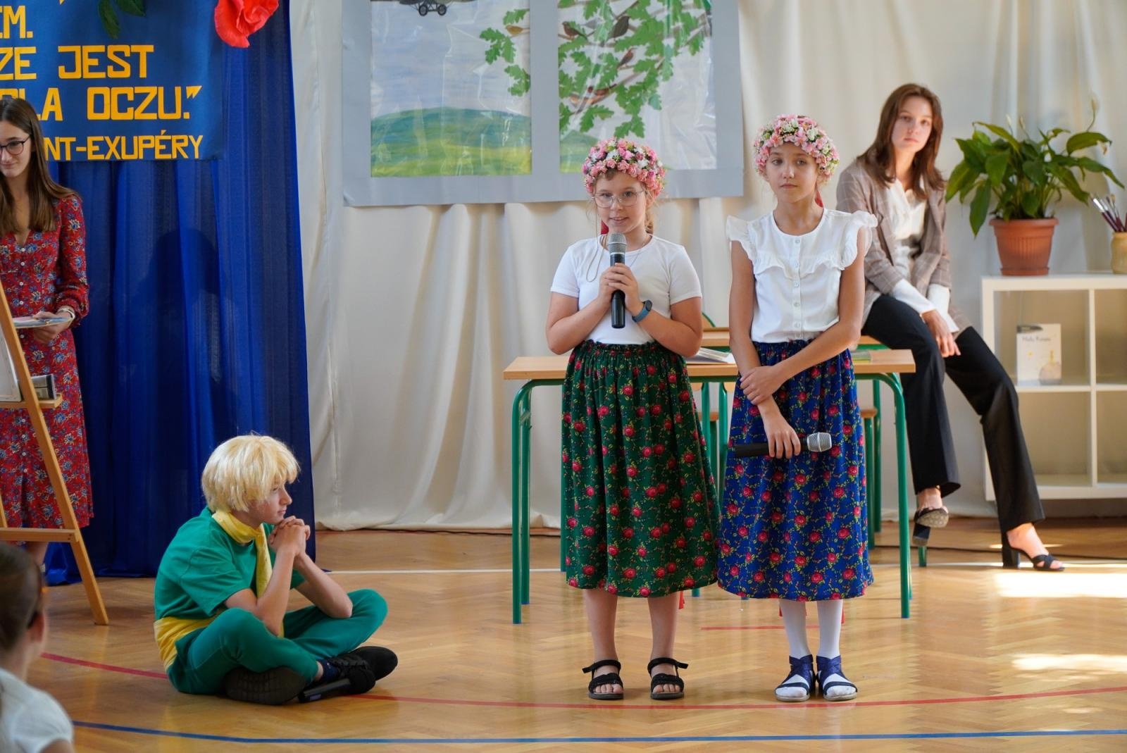 Zdjęcie w galerii na portalu naszraciborz.pl: Wakacji nadszedł kres. Na Płoni przywitano nowy rok szkolny [FOTO i WIDEO] wiadomości z regionu