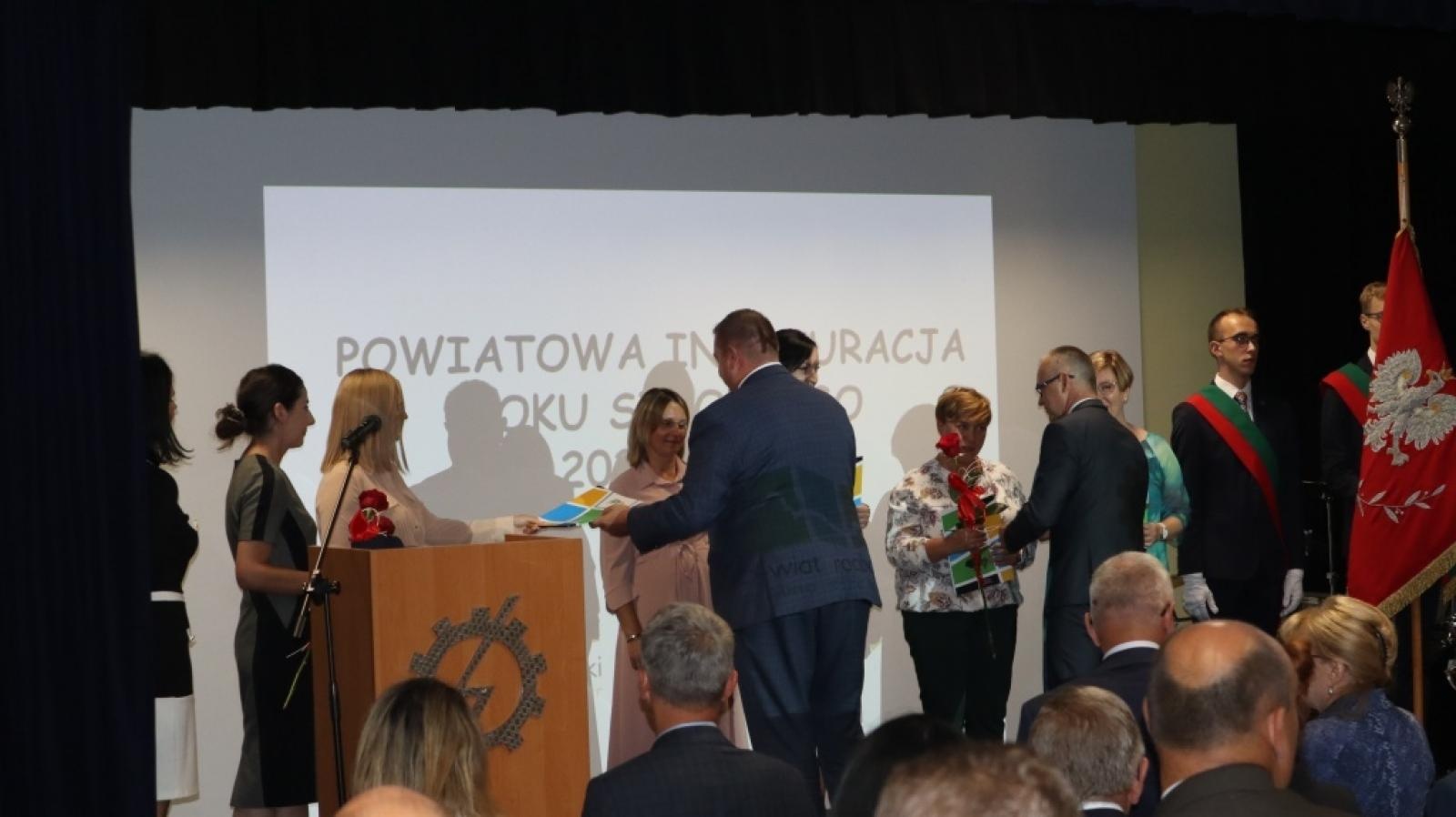 Zdjęcie w galerii na portalu naszraciborz.pl: Powiatowa Inauguracja Roku Szkolnego 2022/2023 w Mechaniku [FOTO i WIDEO] wiadomości z regionu