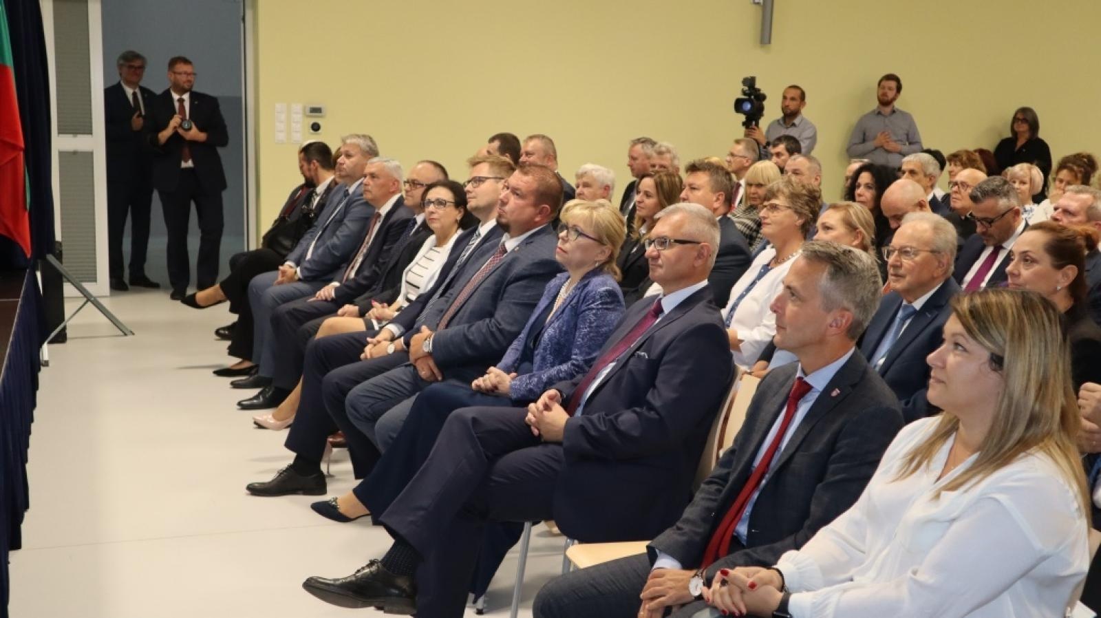 Zdjęcie w galerii na portalu naszraciborz.pl: Powiatowa Inauguracja Roku Szkolnego 2022/2023 w Mechaniku [FOTO i WIDEO] wiadomości z regionu