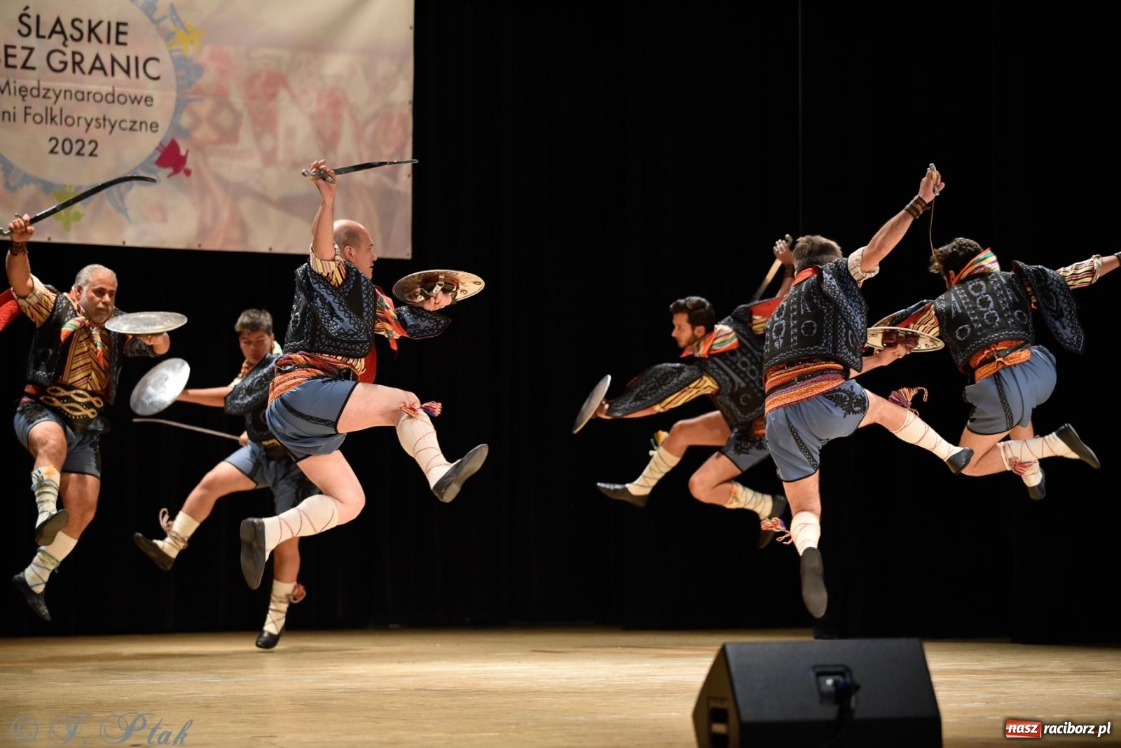 Zdjęcie w galerii na portalu naszraciborz.pl: RCK pełen żywiołów. Zespoły z Ekwadoru, Chile i Turcji w Raciborzu wiadomości z regionu