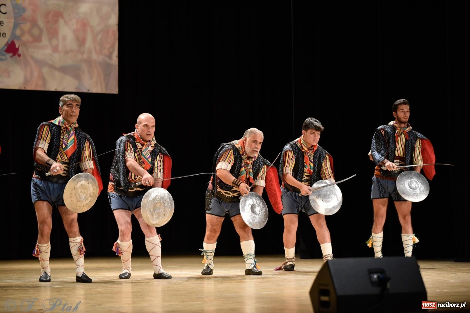 Zdjęcie w galerii na portalu naszraciborz.pl: RCK pełen żywiołów. Zespoły z Ekwadoru, Chile i Turcji w Raciborzu wiadomości z regionu