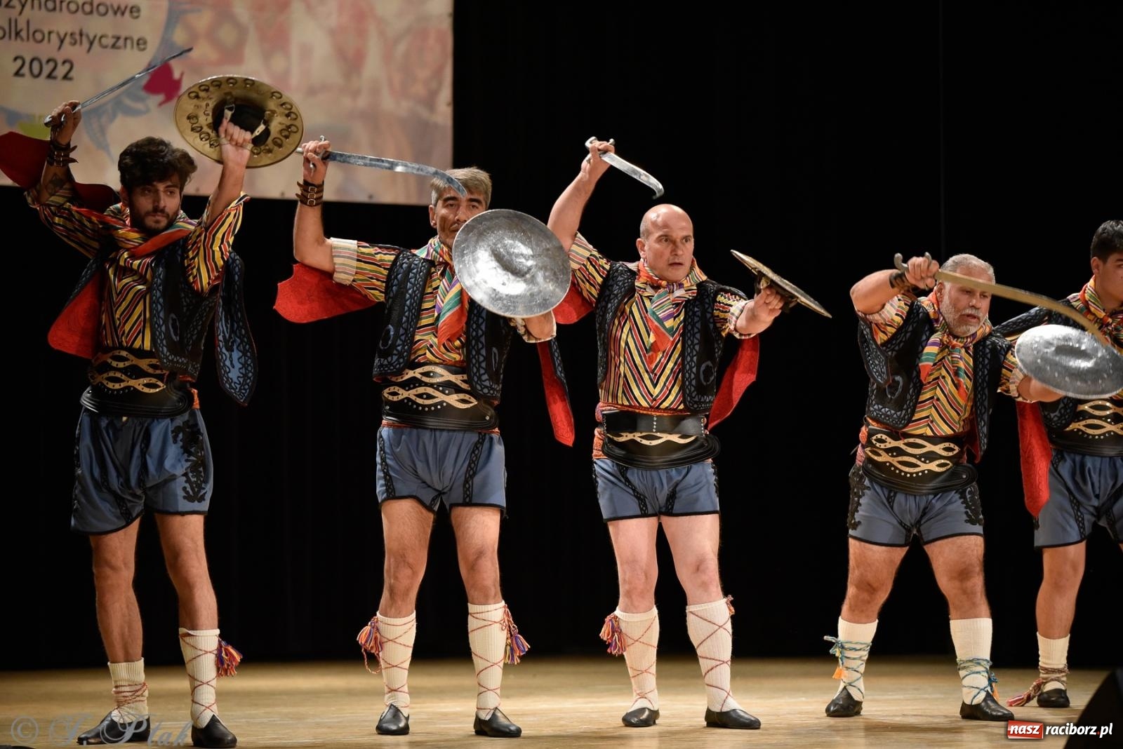 Zdjęcie w galerii na portalu naszraciborz.pl: RCK pełen żywiołów. Zespoły z Ekwadoru, Chile i Turcji w Raciborzu wiadomości z regionu