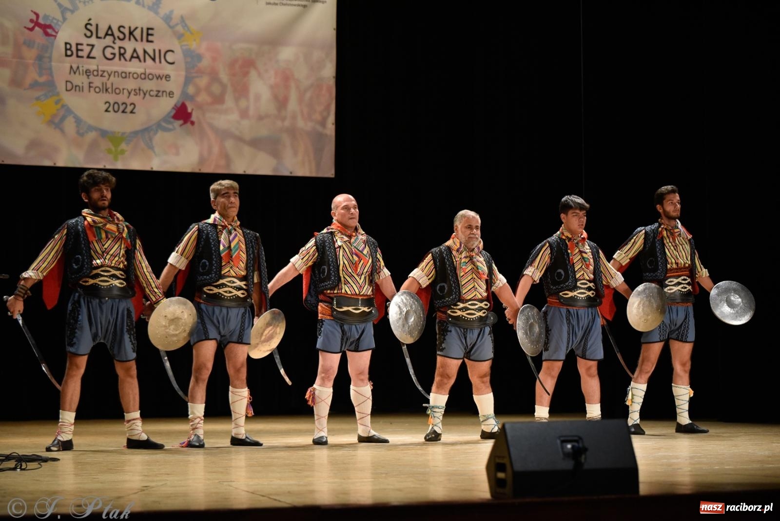 Zdjęcie w galerii na portalu naszraciborz.pl: RCK pełen żywiołów. Zespoły z Ekwadoru, Chile i Turcji w Raciborzu wiadomości z regionu