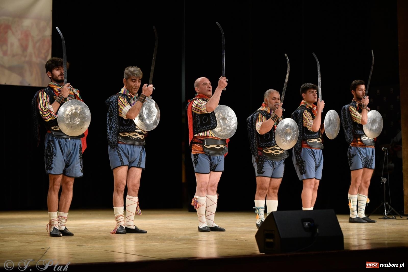Zdjęcie w galerii na portalu naszraciborz.pl: RCK pełen żywiołów. Zespoły z Ekwadoru, Chile i Turcji w Raciborzu wiadomości z regionu