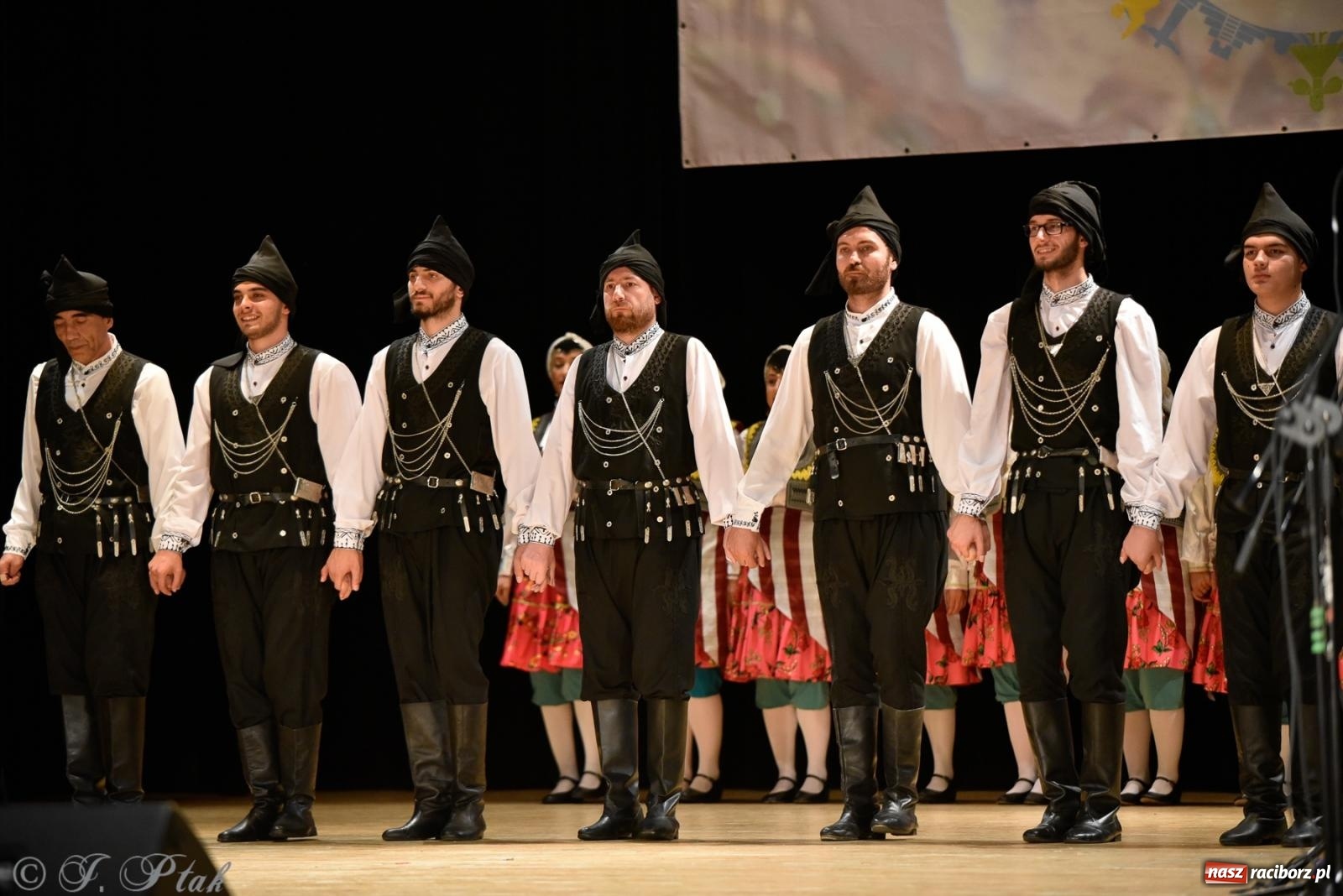 Zdjęcie w galerii na portalu naszraciborz.pl: RCK pełen żywiołów. Zespoły z Ekwadoru, Chile i Turcji w Raciborzu wiadomości z regionu