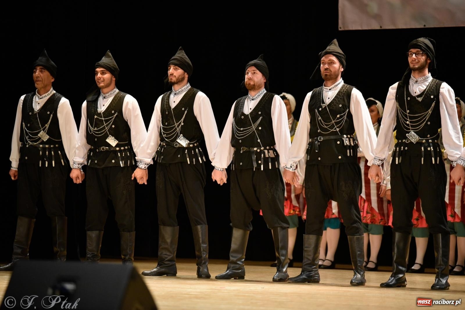 Zdjęcie w galerii na portalu naszraciborz.pl: RCK pełen żywiołów. Zespoły z Ekwadoru, Chile i Turcji w Raciborzu wiadomości z regionu