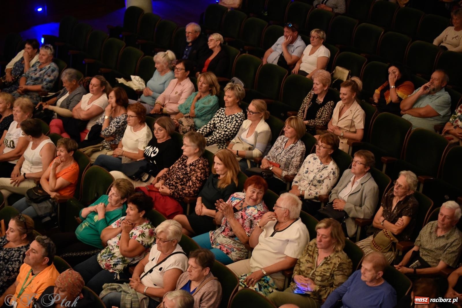 Zdjęcie w galerii na portalu naszraciborz.pl: RCK pełen żywiołów. Zespoły z Ekwadoru, Chile i Turcji w Raciborzu wiadomości z regionu