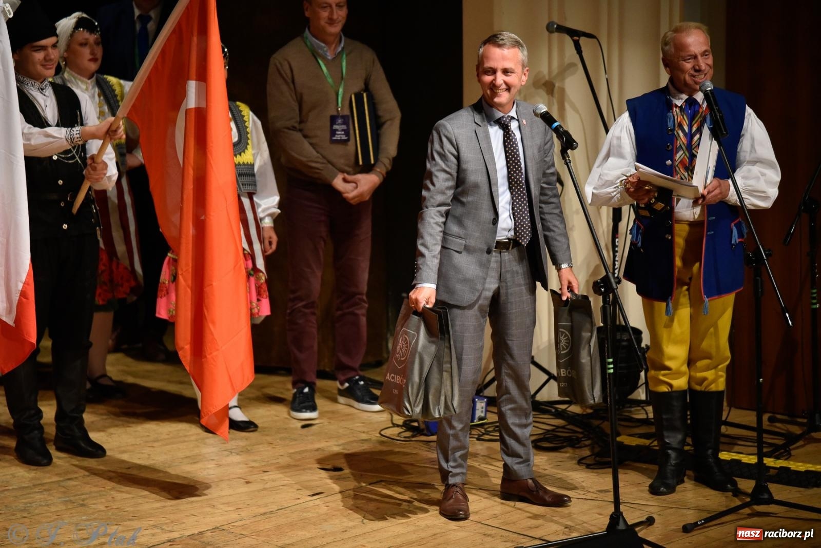 Zdjęcie w galerii na portalu naszraciborz.pl: RCK pełen żywiołów. Zespoły z Ekwadoru, Chile i Turcji w Raciborzu wiadomości z regionu