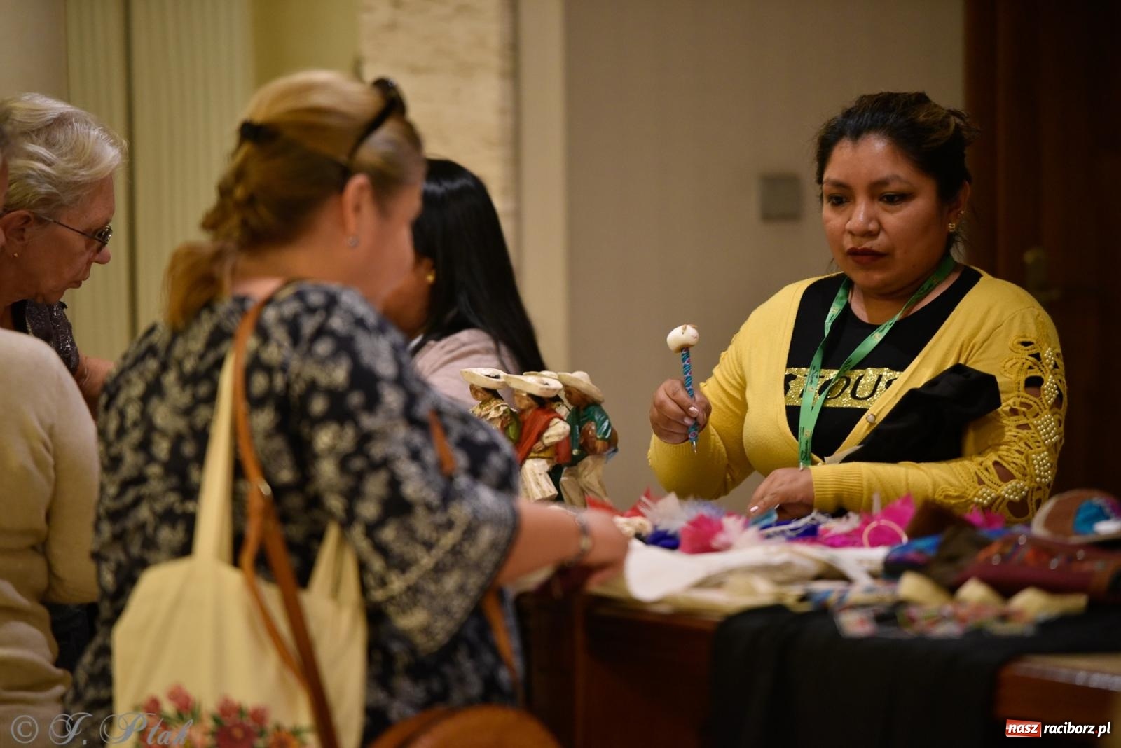 Zdjęcie w galerii na portalu naszraciborz.pl: RCK pełen żywiołów. Zespoły z Ekwadoru, Chile i Turcji w Raciborzu wiadomości z regionu