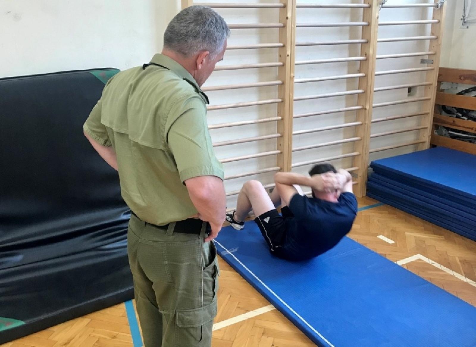 Zdjęcie w galerii na portalu naszraciborz.pl: Śląska Straż Graniczna z Raciborza testuje chętnych do służby wiadomości z regionu