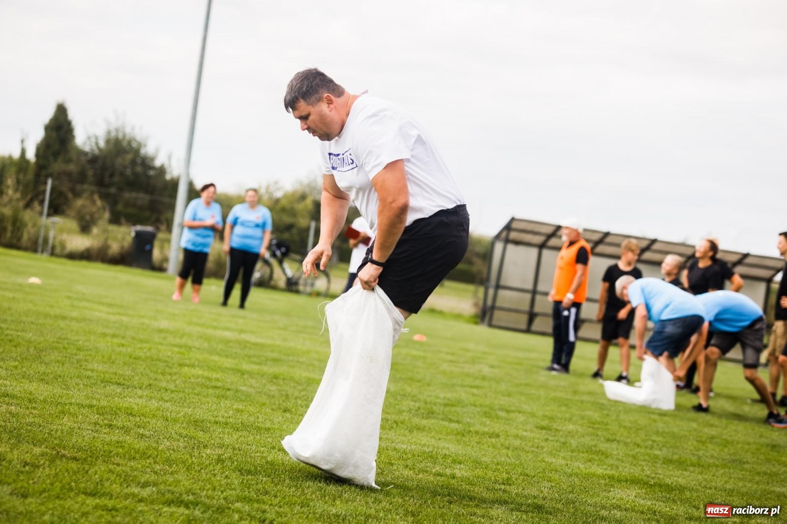 Zdjęcie w galerii na portalu naszraciborz.pl: W Borucinie nikt się nie oszczędzał. Polsko-czeski turniej sołectw [FOTO i WIDEO] wiadomości z regionu