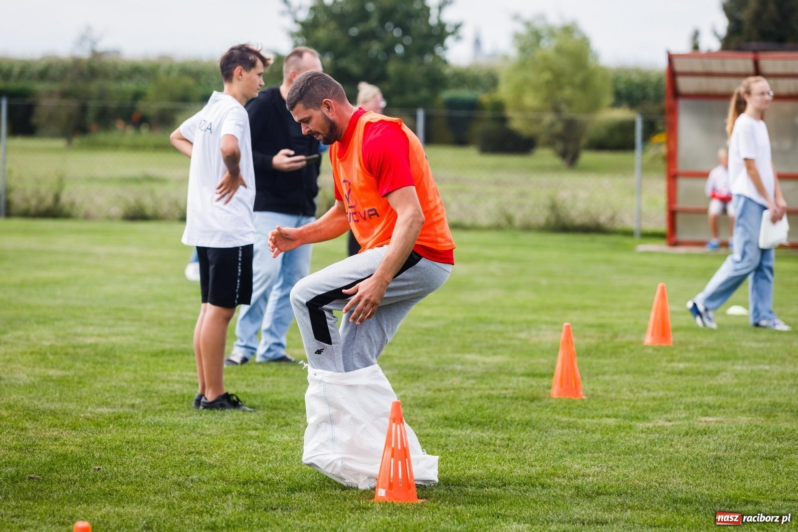 Zdjęcie w galerii na portalu naszraciborz.pl: W Borucinie nikt się nie oszczędzał. Polsko-czeski turniej sołectw [FOTO i WIDEO] wiadomości z regionu