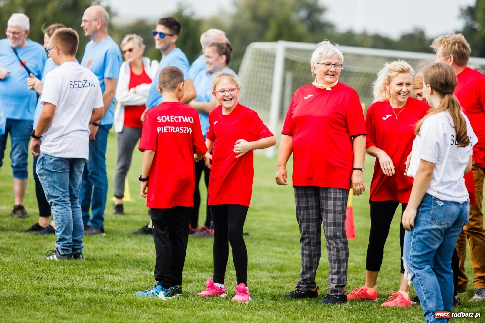 Zdjęcie w galerii na portalu naszraciborz.pl: W Borucinie nikt się nie oszczędzał. Polsko-czeski turniej sołectw [FOTO i WIDEO] wiadomości z regionu
