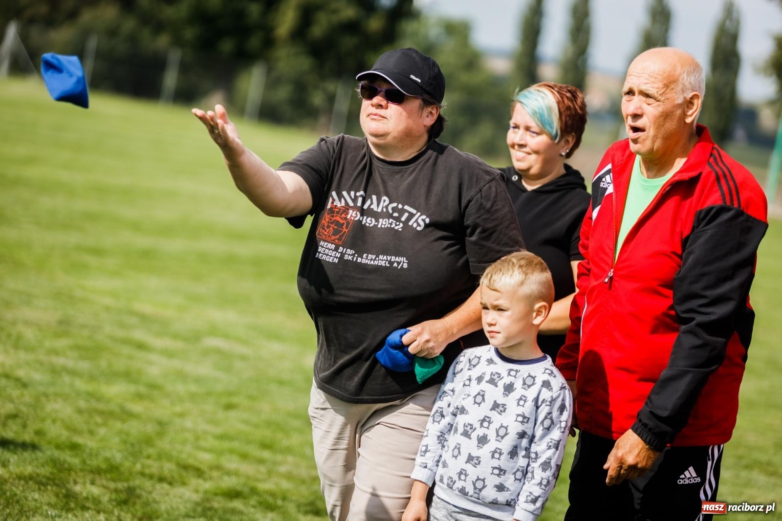 Zdjęcie w galerii na portalu naszraciborz.pl: W Borucinie nikt się nie oszczędzał. Polsko-czeski turniej sołectw [FOTO i WIDEO] wiadomości z regionu
