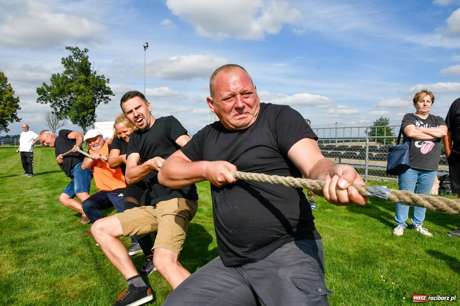 Zdjęcie w galerii na portalu naszraciborz.pl: W Borucinie nikt się nie oszczędzał. Polsko-czeski turniej sołectw [FOTO i WIDEO] wiadomości z regionu