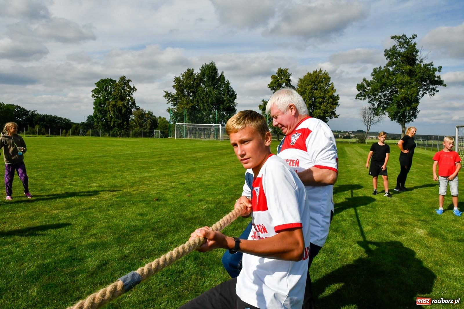 Zdjęcie w galerii na portalu naszraciborz.pl: W Borucinie nikt się nie oszczędzał. Polsko-czeski turniej sołectw [FOTO i WIDEO] wiadomości z regionu